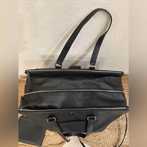 Steve Madden Black Pebbled Faux Leather Weekender Bag with Crossbody Strap - Picture 5 of 8